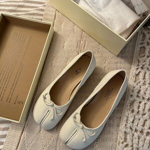Maison Martin Margiela Cream Bow Flats SOLD